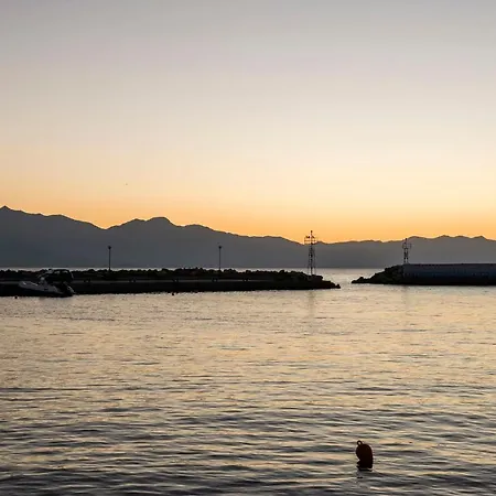 Akroyali Seafront Retreat-golden Sunset Inn